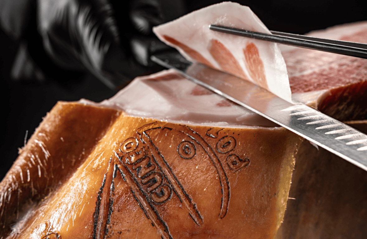 Il crudo di Cuneo DOP in cucina: raffinato, delicato e versatile..."femminile".